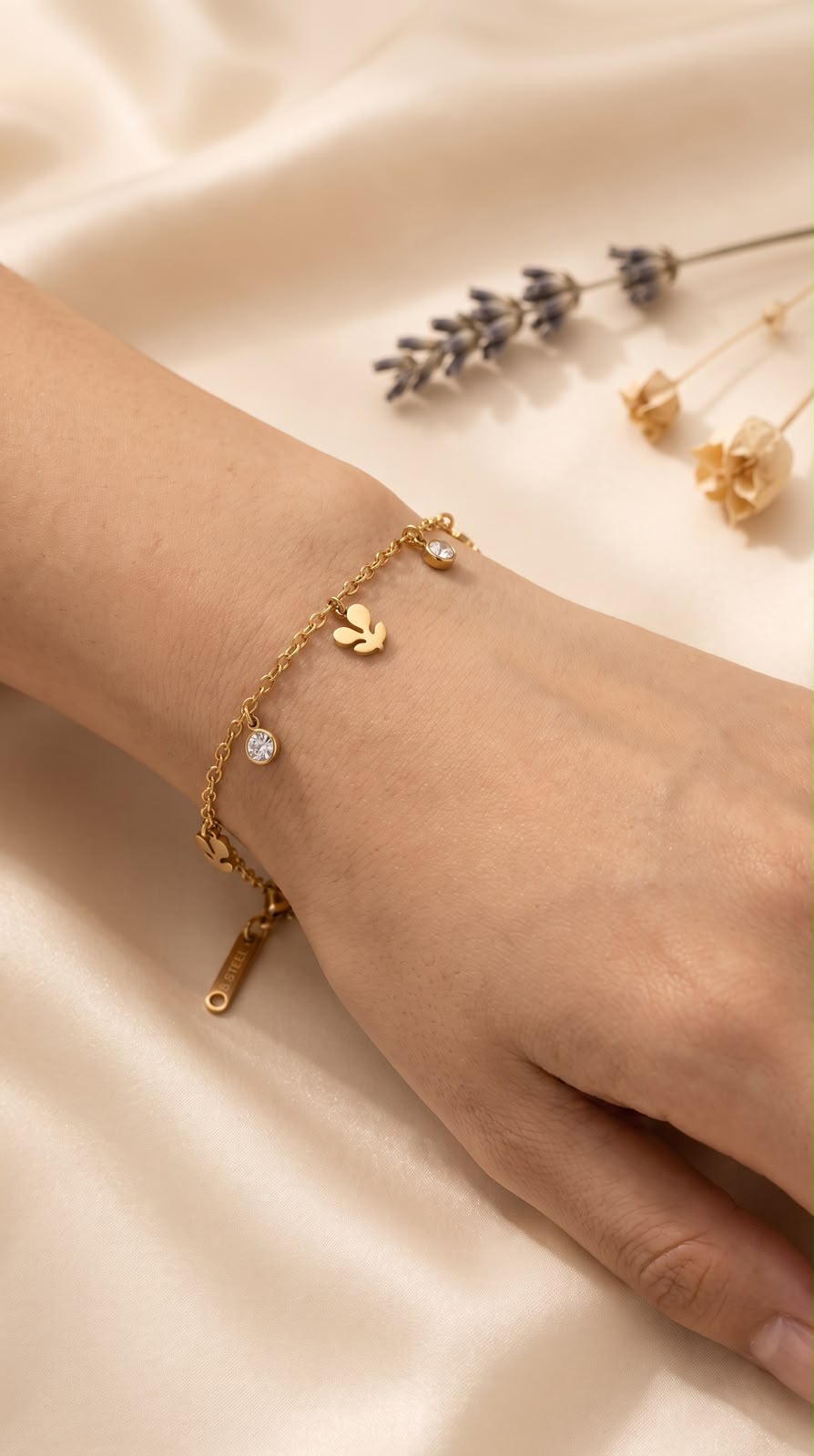 Golden Charm Bracelet ⭐ by Fathora Collections
